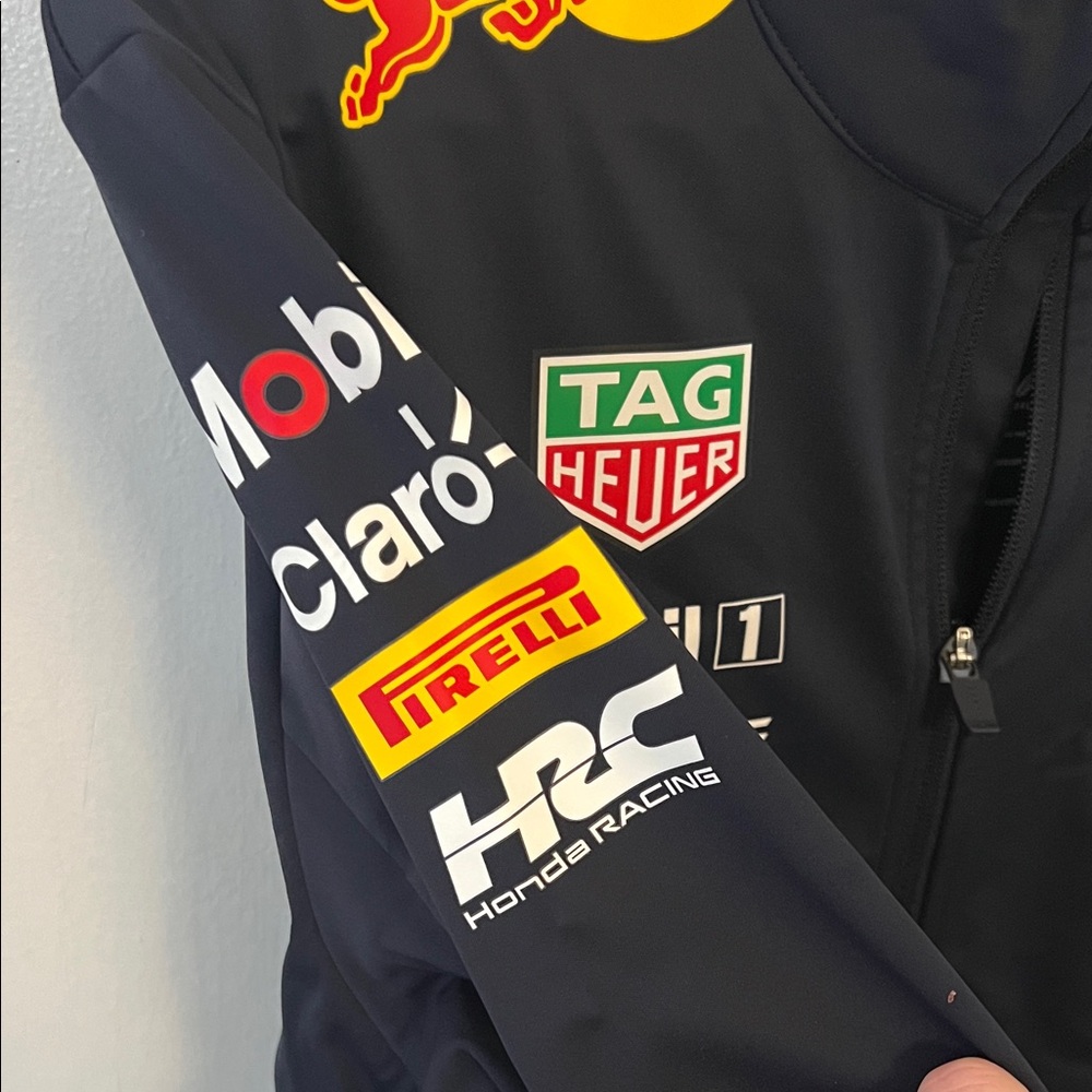 Oracle Red Bull Racing Men's Black Performance Jacket - Picture 8 of 8